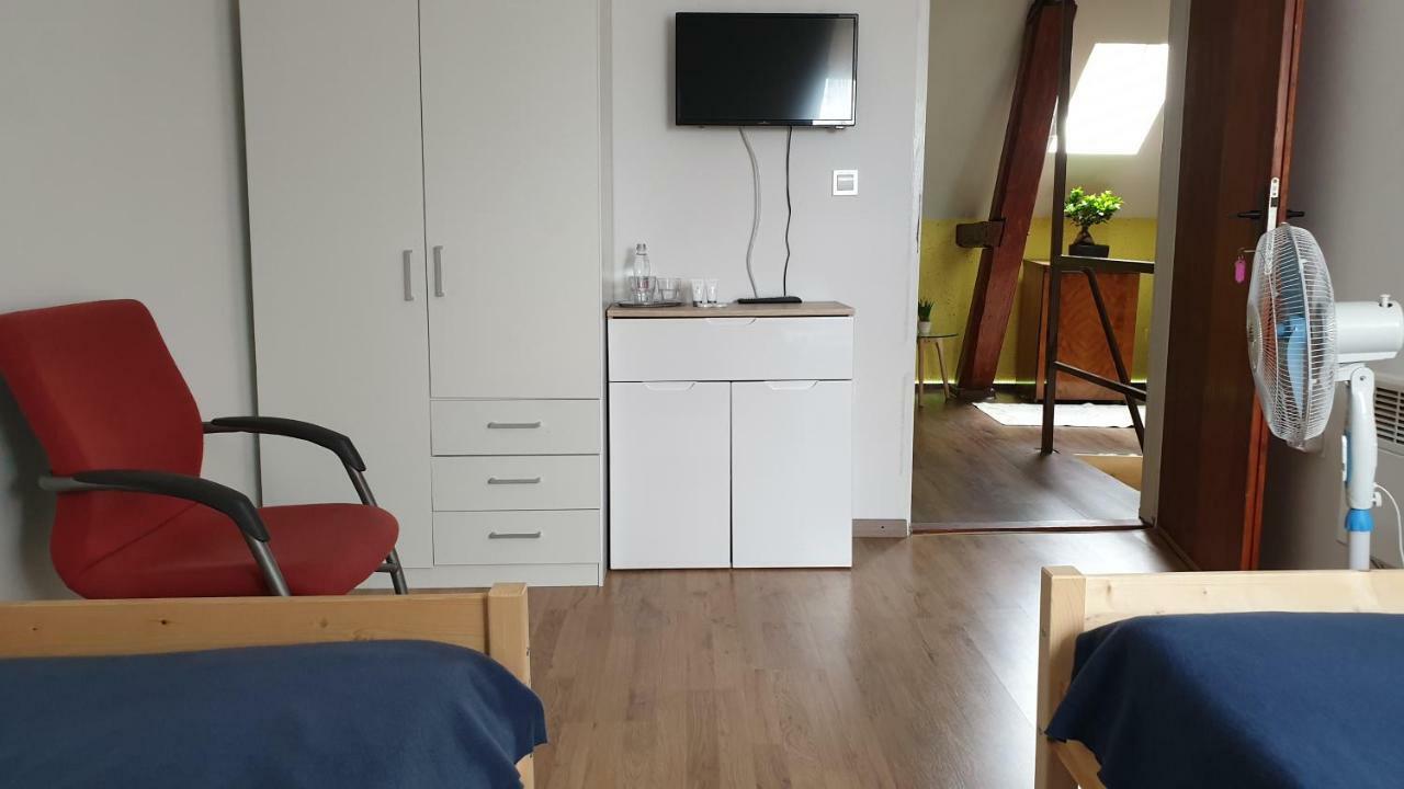 Guesthouse Osvald Zirovnica Bagian luar foto