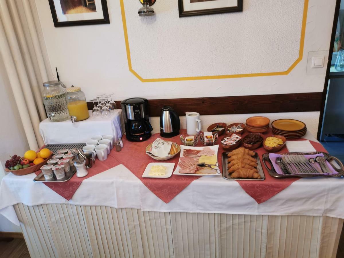 Guesthouse Osvald Zirovnica Bagian luar foto