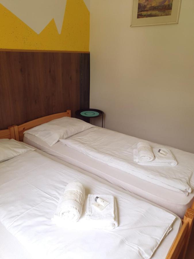 Guesthouse Osvald Zirovnica Bagian luar foto