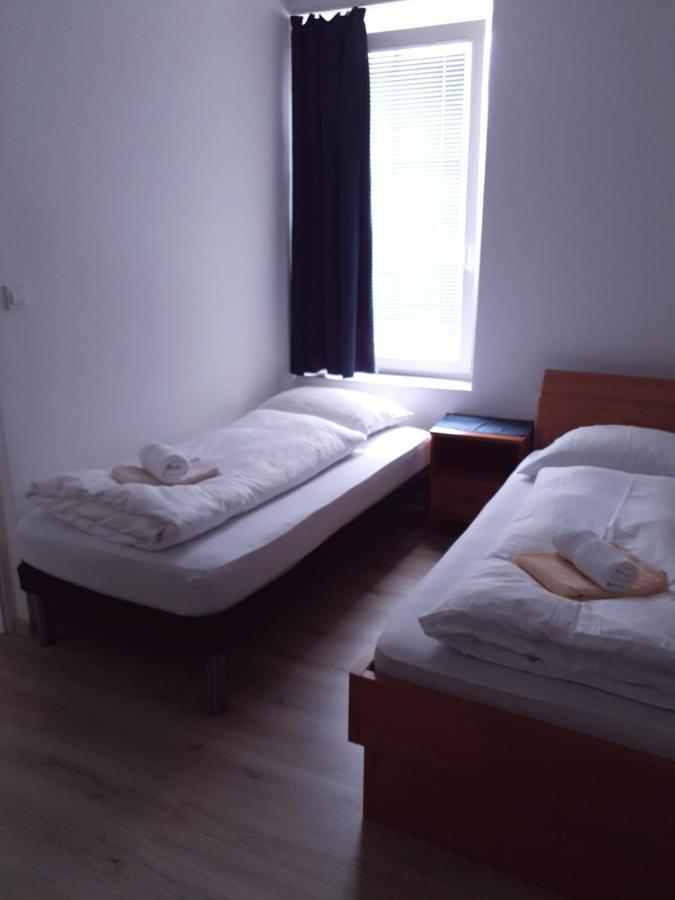 Guesthouse Osvald Zirovnica Bagian luar foto