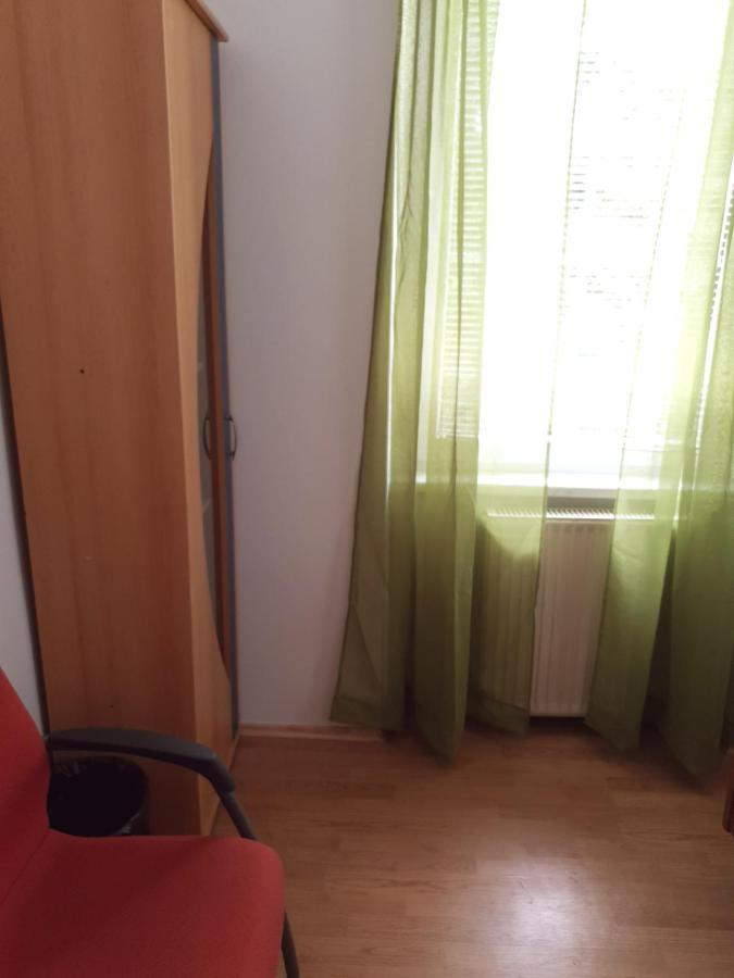Guesthouse Osvald Zirovnica Bagian luar foto